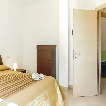 Two-bedroom In Apartamento Orosei
